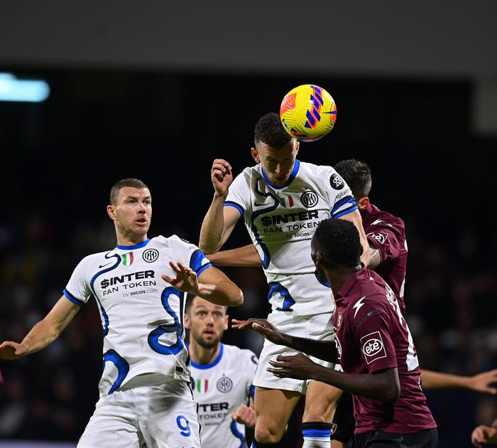 虎扑评分-恰尔汗奥卢助攻数据(恰尔汉奥卢任意球)