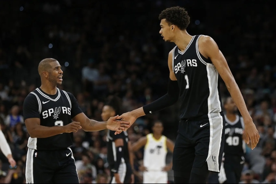 hupu虎扑-马刺队文班首年(nián)(马刺队队网)